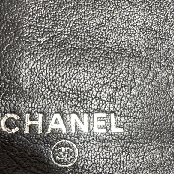CHANEL Black Leather Wallet with Silver Logo - Picture 5 of 12